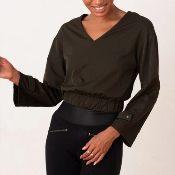 ADAY blouse - Picture 2 of 4